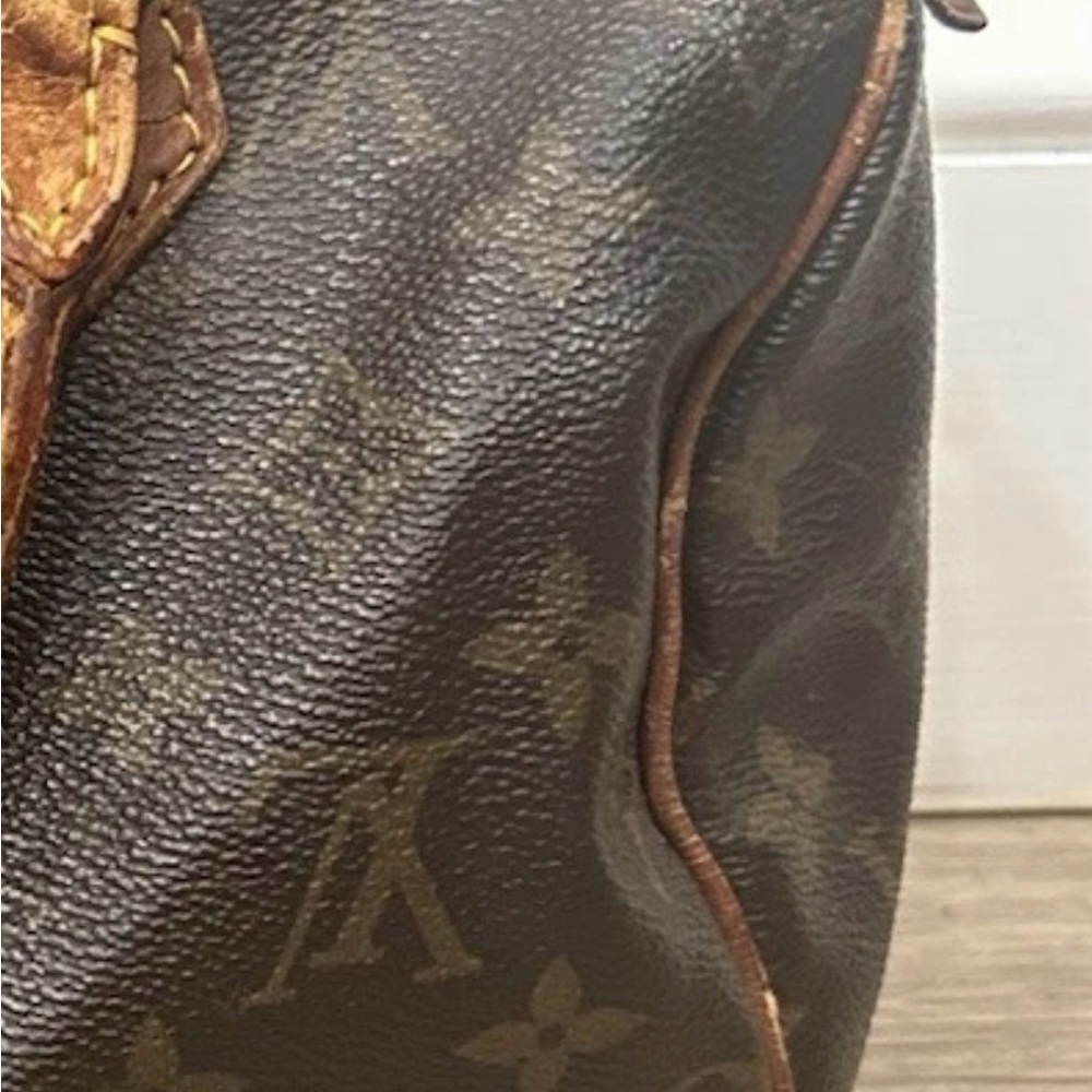 Louis Vuitton Monogram Satchel
Authentic with COA- - Picture 13 of 16